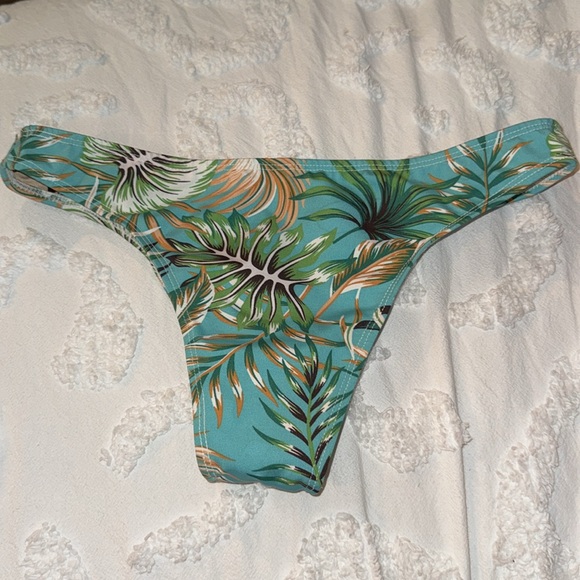 New condition micro high cut men’s speedo - Picture 7 of 7